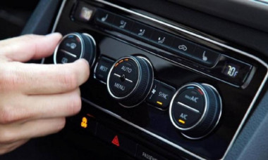 Butonul ”secret” de pe panoul de bord al mașinii care te ajută să faci economie de 20% la combustibil