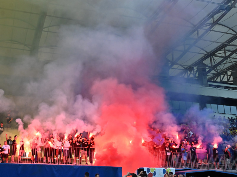 Suporterii Petrolului, la primul antrenament al lui Mehmet Topal / Foto: Sport Pictures