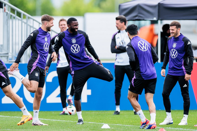 Trainingslager Vorbereitung UEFA EURO 2024 Deutschland; 11.06.2024 Niclas Füllkrug (Deutschland, 9) und Antonio Rüdiger