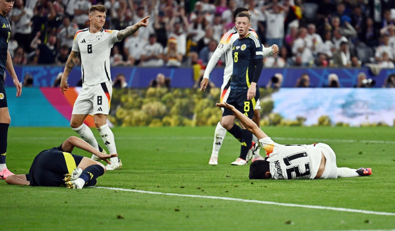 14.06.2024, xscotx, Fussball EM 2024, Deutschland - Schottland, emspor, v.l. Ryan Porteous (Team Schottland), Ilkay Günd