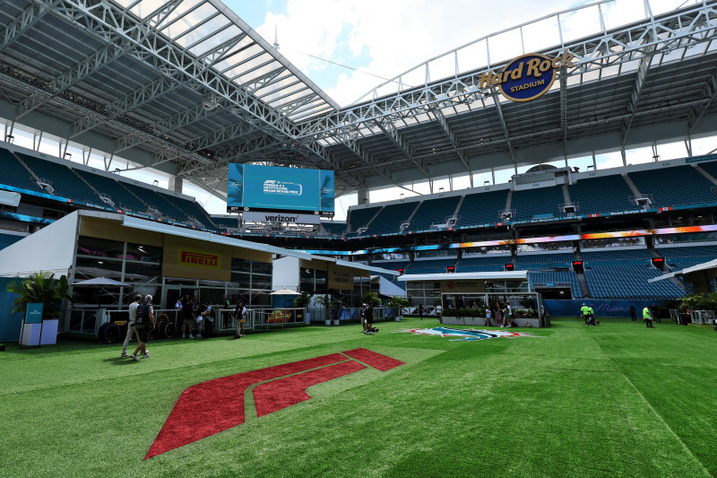 Formel 1: Andere Sportart - Pressetermin im Hard Rock Football Stadium in Miami Gardens