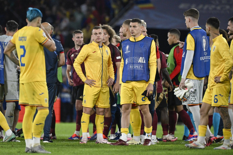 Die Mannschaft von Rumänien / Rumaenien nach dem Spiel unzufrieden / enttäuscht / enttaeuscht / niedergeschlagen / frust