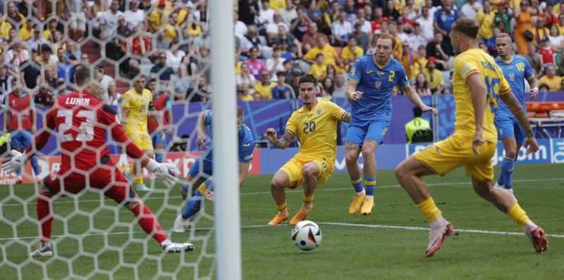 17.06.2024, Fussball Europameisterschaft, Ukraine vs Roumaenien, im Bild: Das 3:0, Andriy Lunin (Ukraine) geschlagen, Ia
