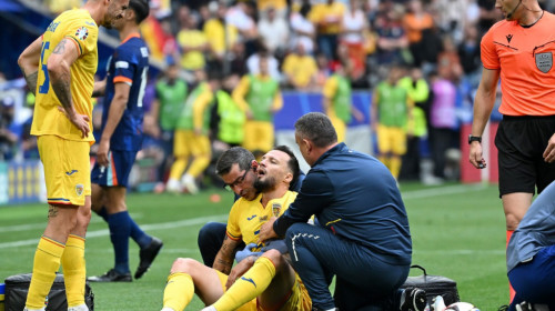 Prima reacție a lui Vasile Mogoș, după ce a ieșit accidentat din meciul cu Olanda, iar România a fost eliminată de la EURO