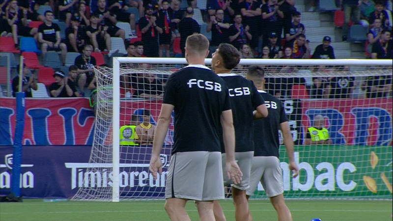 atmosfera supercupa romaniei fcsb corvinul (2)
