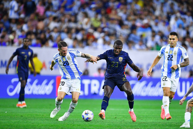 RECORD DATE NOT STATED Copa America USA 2024 Argentina vs Ecuador Quarterfinals Alexis Mac Allister (R) of Argentina fig