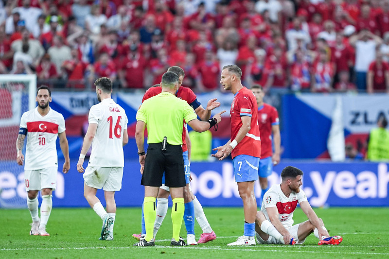 Hamburg, Germany, June 26th 2024: Referee Istvan Kovacs (ROU) gives a red card to Antonin Barak (7 Czech Republic) during the UEFA EURO 2024 Germany Group F match between Czechia and Turkiye at Volksparkstadion in Hamburg, Germany. (Daniela Porcelli / S