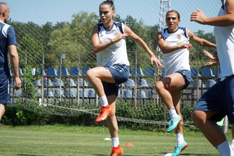 ECHIPA NATIONALA DE FOTBAL FEMININ (9)