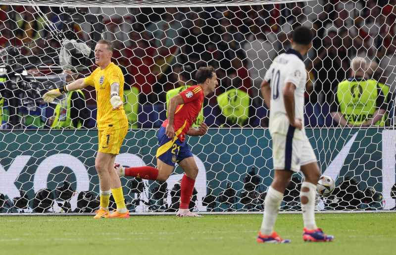 Spain v England UEFA EURO, EM, Europameisterschaft,Fussball 2024 Final Mikel Oyarzabal of Spain runs away to celebrate a