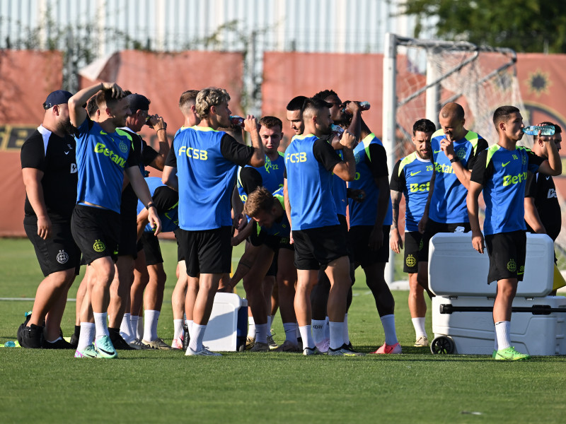 FOTBAL:ANTRENAMENT OFICIAL FCSB INAINTEA MECIULUI CU FC VIRTUS, PRELIMINARIILE CHAMPIONS LEAGUE (15.07.2024)