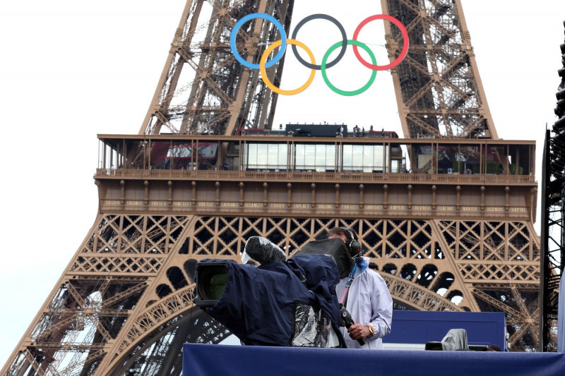 PARIS, 26-07-2024, Trocadero, Paris 2024 Olympic Games, Olympische Spiele, Olympia, OS opening ceremony, it starts to ra