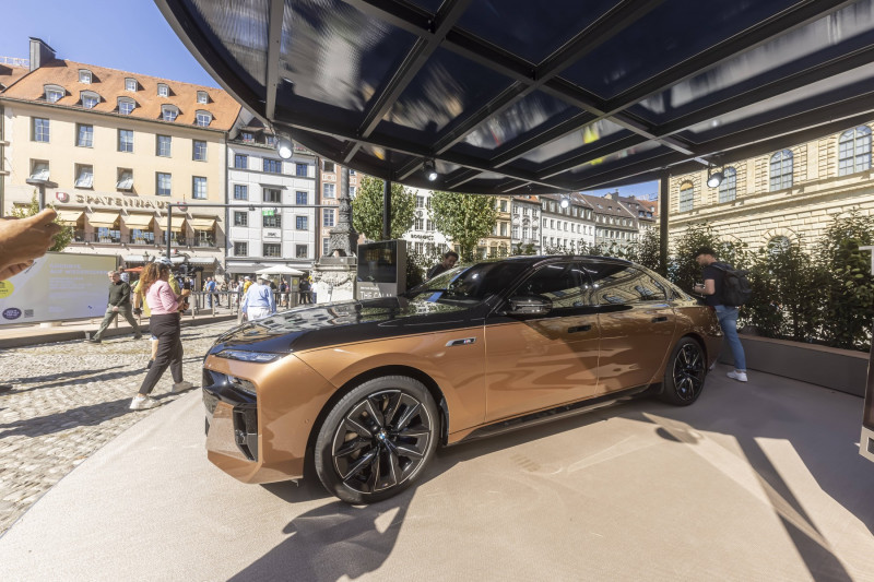 IAA MOBILITY MUNICH 2023. BMW i7 M70, The Calm. Die Fahrzeugmesse steht ganz im Zeichern von E-Mobilität sowie alternati