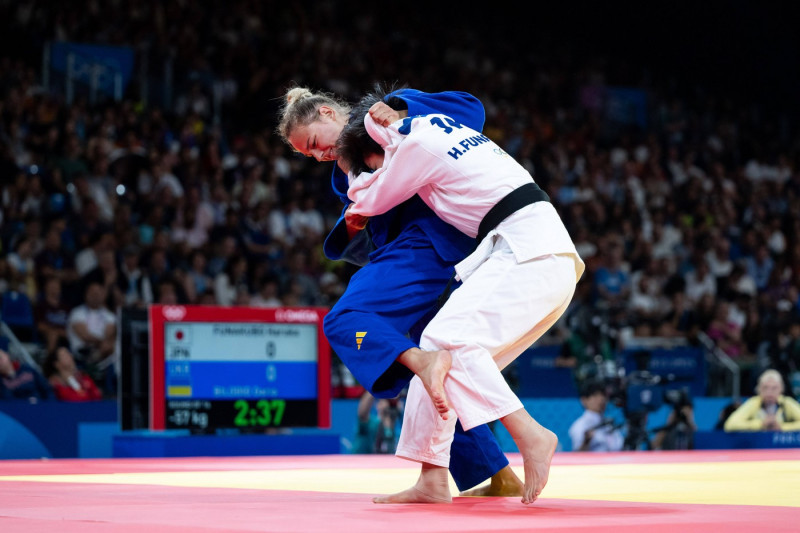 FUNAKUBO Haruka (Japan, weiß) vs BILODID Daria (Ukraine, blau), FRA, Olympische Spiele Paris 2024, Judo, Damen bis 57 kg