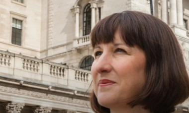 Început de mandat în forță al primei femei ministru de Finanțe din istoria britanică: vrea să elimine pisoarul din toaleta instituției