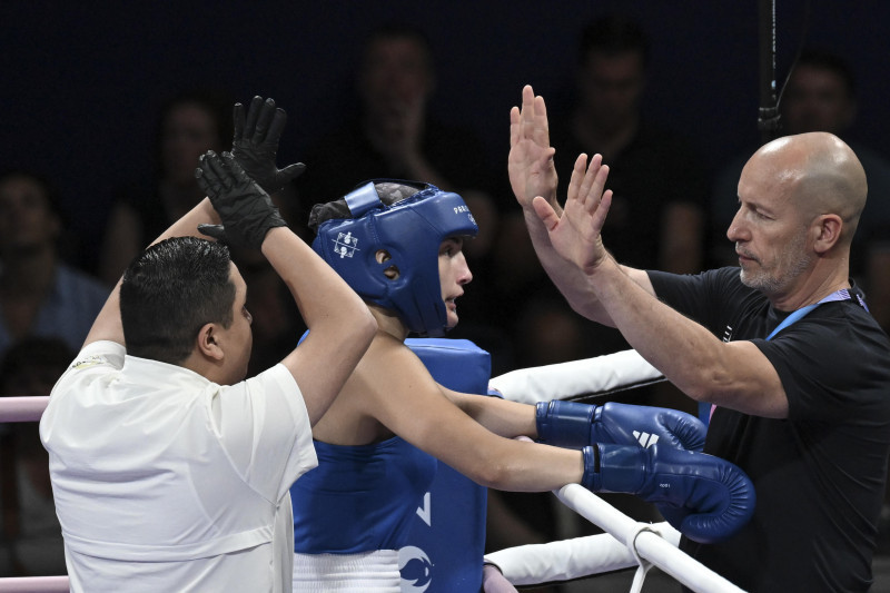 Paris 2024 Olympic Games - Carini abbandona dopo pochi secondi, poi piange