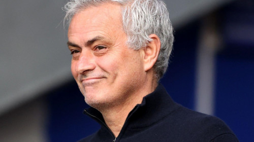 Lovitură de proporții: și-au demis antrenorul la miezul nopții și au bătut palma cu Jose Mourinho