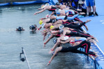 FRA, Paris, Olympischen Spiele Paris 2024, (0.08.2024, Freiwasserschwimmen Damen 10km, Pont Alexandre III) Start des Fre