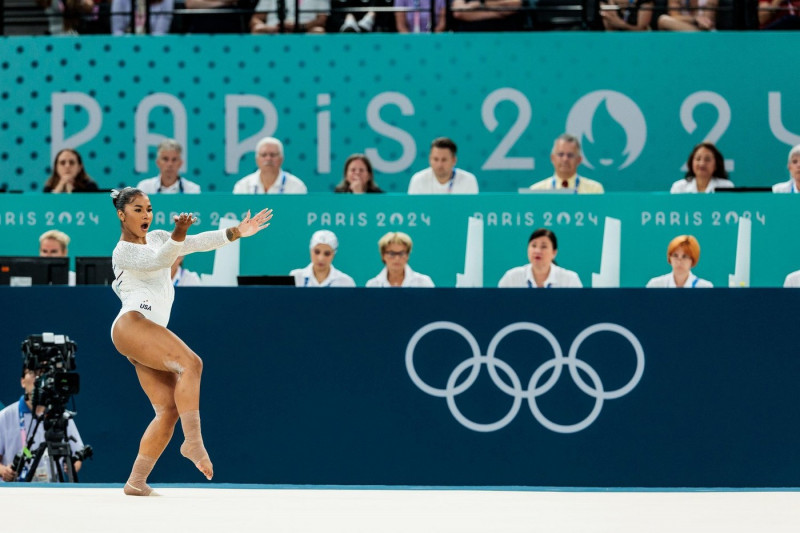 Paris, Frankreich. 05th Aug, 2024. FRA, Paris, Olympic Games Paris 2024, (05.08.2024, artistic gymnastics women's floor final, Bercy Arena) Jordan Chiles (USA) during their floor routine, Credit: HMB Media/Alamy Live News