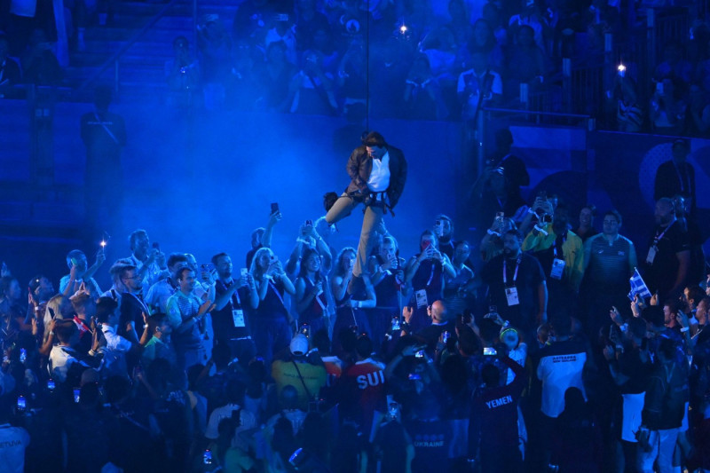 Paris 2024 Olympic Games, Olympische Spiele, Olympia, OS - 11/08/2024 PARIS, FRANCE - AUGUST 11 : Tom Cruise stealing th