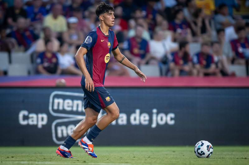 Marc Bernal FC Barcelona, Barca controls the ball during a Joan Gamper Trophy at Estadi Olimpic Lluis Companys in Barcel