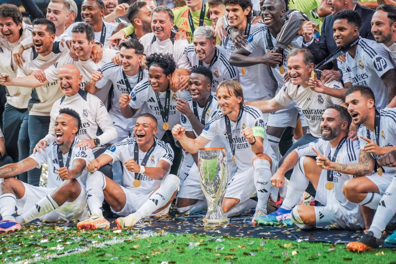 2024 UEFA Super Cup: Real Madrid vs. Atalanta Real Madrid lift the trophy after the 2024 UEFA Super Cup: Real Madrid vs.