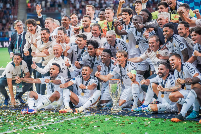 2024 UEFA Super Cup: Real Madrid vs. Atalanta Real Madrid lift the trophy after the 2024 UEFA Super Cup: Real Madrid vs.