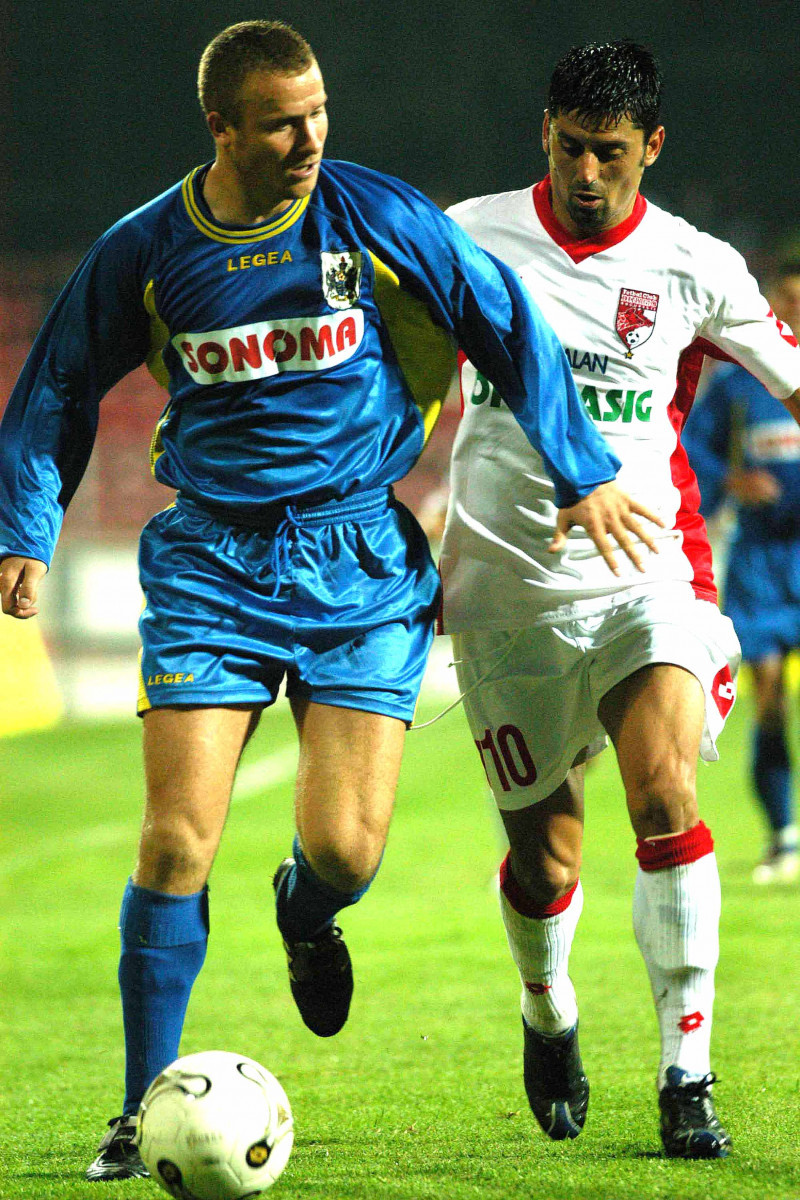 FOTBAL:DINAMO BUCURESTI-FCM BACAU 7-3 DIVIZIA A (19.09.2003)