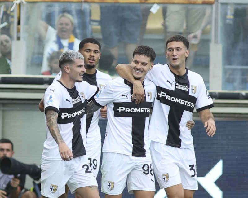 Dennis Man of Parma AC and players jubilates after scoring the goalduring Parma FC vs ACF Fiorentina, 1Ă‚Â° Serie A Enil