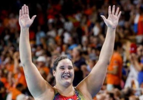 Campioana de 1,87 m și 96 kg a luat decizia fără să ezite, după ”avalanșa” de insulte: ”XXL”