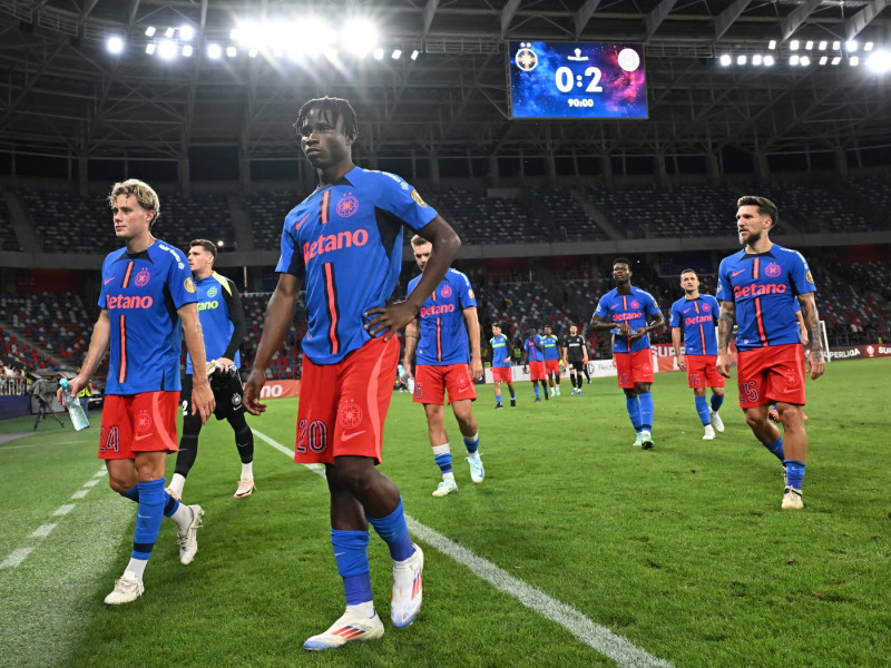 Fotbalistii stelisti William Guido R Baeten, Nana Kwame Antwi, Denis GraČ›ian HaruČ›, Enagnon David Kiki, Marius Stefane