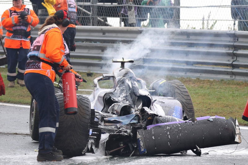 24.08.2024, xsvx, Motorsport FIA Formel 1, Großer Preis der Niederlande 2024 emspor, v.l. Unfall Crash von Logan Sargean