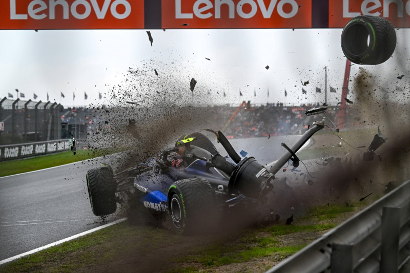 Crash of 2 Logan Sargeant (USA, Williams Racing), F1 Grand Prix of the Netherlands at Circuit Zandvoort on August 24, 20