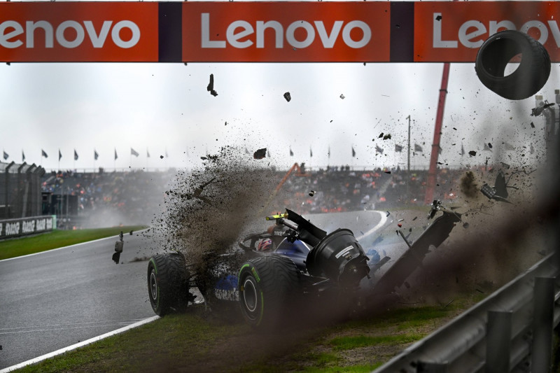 Crash of 2 Logan Sargeant (USA, Williams Racing), F1 Grand Prix of the Netherlands at Circuit Zandvoort on August 24, 20