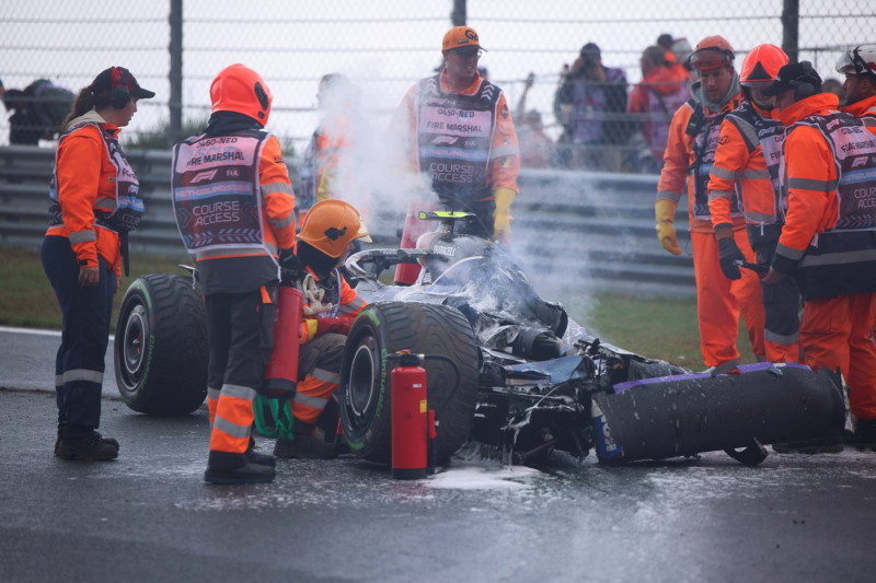 2	Logan Sargeant (Williams Racing, 02), Unfall, Crash, Free Practice 3, FP3, Freies Training 3, NDL, Formel 1 Weltmeiste