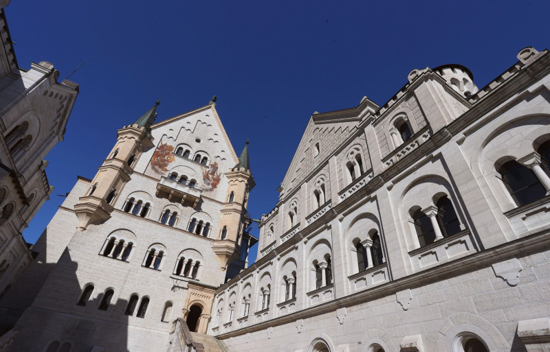 Schwangau, Germany. 04th Aug, 2022. View of Neuschwanstein Castle. The restored throne room of the castle was presented at a press conference. Credit: Karl-Josef Hildenbrand/dpa/Alamy Live News