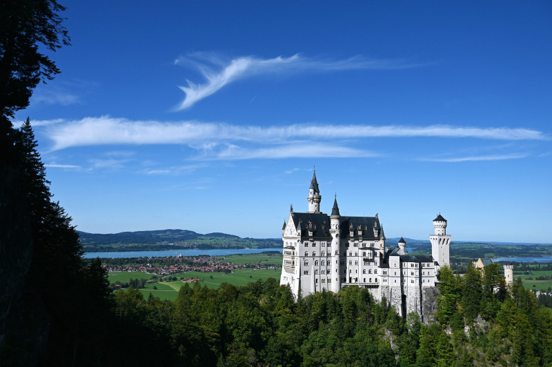 Schloss Neuschwanstein im bayerischen Allgäu bei Füssen, Deutschland *** Neuschwanstein Castle in Bavarian Allgäu near F