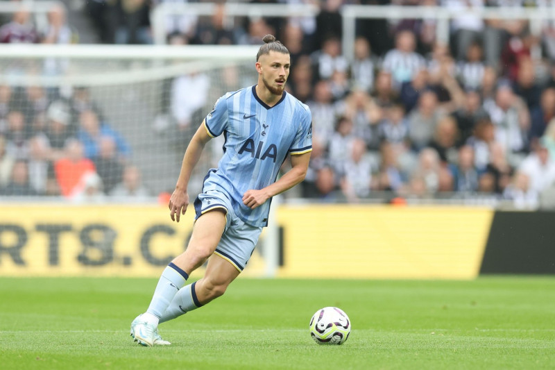 Newcastle United v Tottenham Hotspur, Premier League, Football, St James' Park, Newcastle, UK, 01 Sep 2024