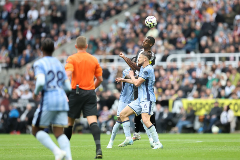 Newcastle United v Tottenham Hotspur, Premier League, Football, St James' Park, Newcastle, UK, 01 Sep 2024