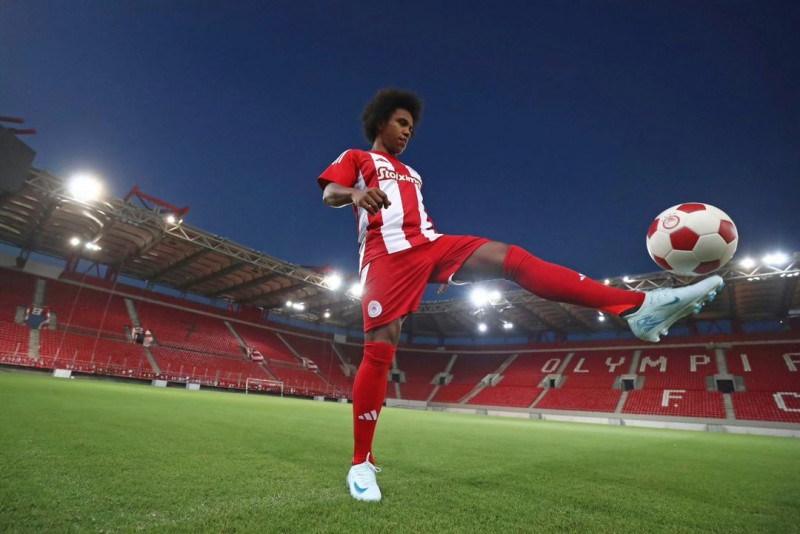 willian olympiacos (8)