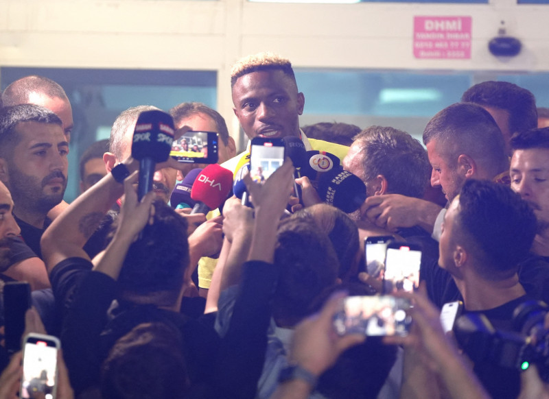 Victor Osimhen arrives in Istanbul on Galatasaray' transfer agenda