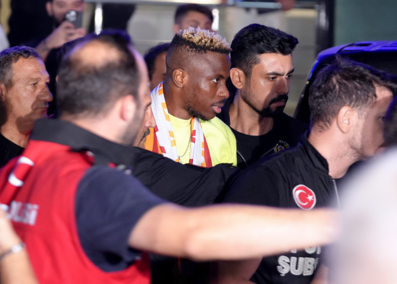 Victor Osimhen arrives in Istanbul on Galatasaray' transfer agenda