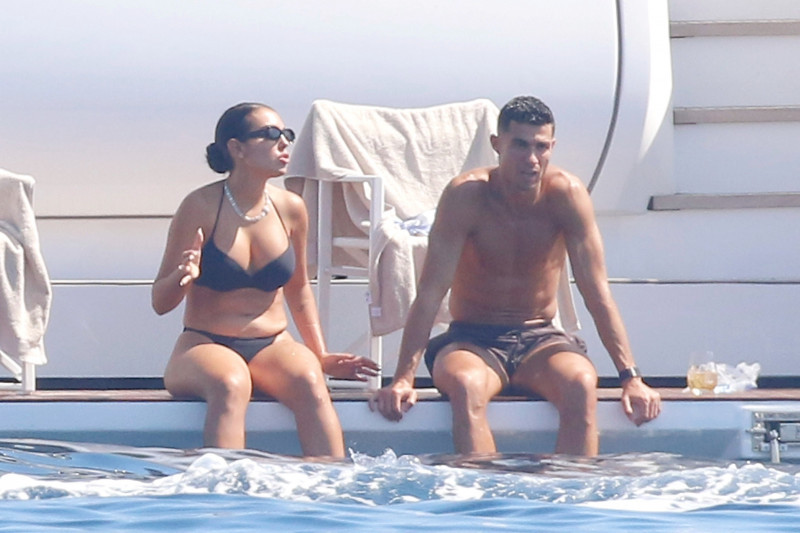 *PREMIUM-EXCLUSIVE* **WEB MUST CALL FOR PRICING** Cristiano Ronaldo and Georgina Rodriguez enjoy luxurious yacht day in the south of France!