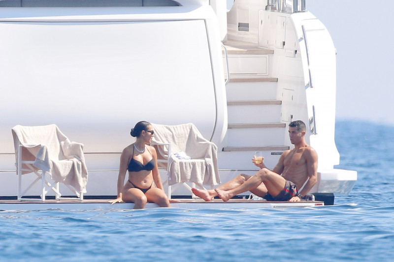 *PREMIUM-EXCLUSIVE* **WEB MUST CALL FOR PRICING** Cristiano Ronaldo and Georgina Rodriguez enjoy luxurious yacht day in the south of France!