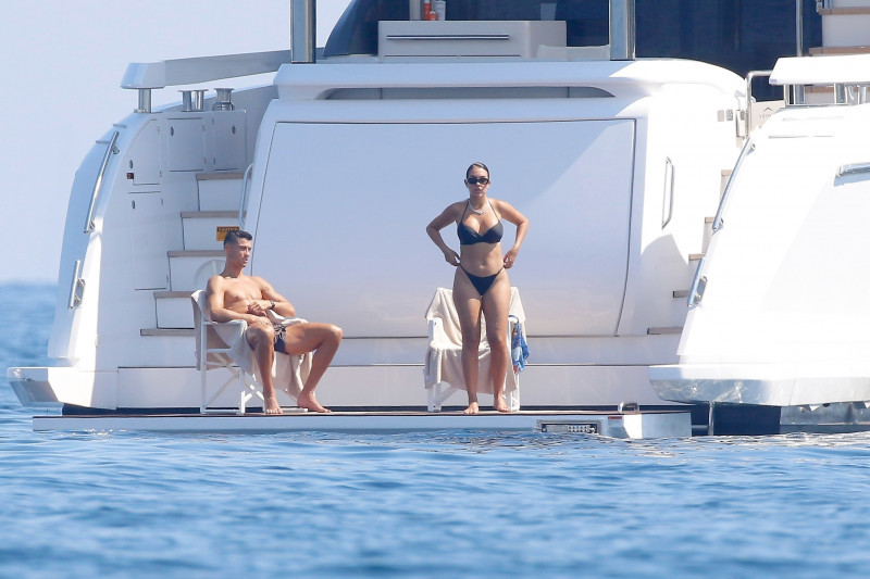 *PREMIUM-EXCLUSIVE* **WEB MUST CALL FOR PRICING** Cristiano Ronaldo and Georgina Rodriguez enjoy luxurious yacht day in the south of France!