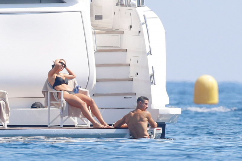 *PREMIUM-EXCLUSIVE* **WEB MUST CALL FOR PRICING** Cristiano Ronaldo and Georgina Rodriguez enjoy luxurious yacht day in the south of France!