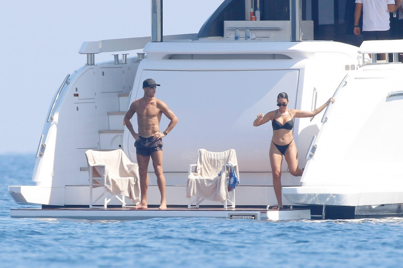 *PREMIUM-EXCLUSIVE* **WEB MUST CALL FOR PRICING** Cristiano Ronaldo and Georgina Rodriguez enjoy luxurious yacht day in the south of France!