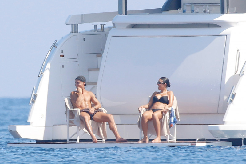 *PREMIUM-EXCLUSIVE* **WEB MUST CALL FOR PRICING** Cristiano Ronaldo and Georgina Rodriguez enjoy luxurious yacht day in the south of France!