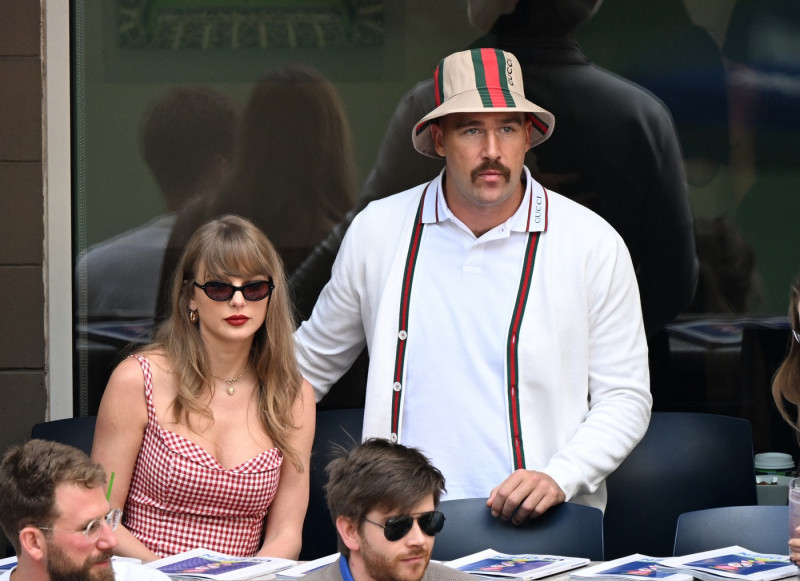 Taylor Swift et son compagnon Travis Kelce assistent à la finale de l'US Open au Arthur Ashe Stadium de l'USTA Billie Jean King National Tennis Center, Flushing Meadows