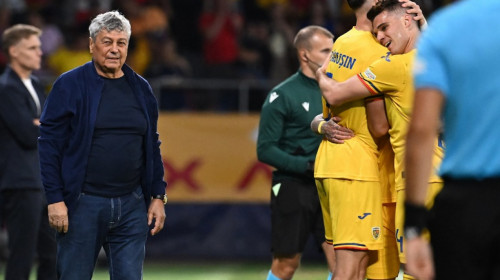 Mircea Lucescu a intrat în vestiar, după meciul cu Lituania, și a rostit două nume