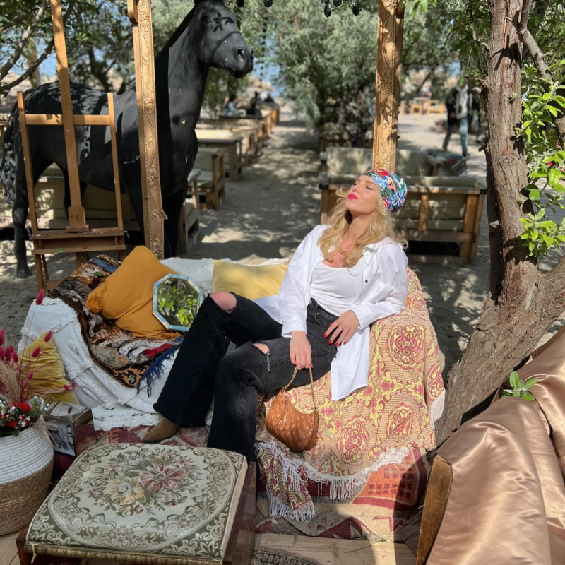 anca.surdu_1714836515_3360614726467514247_1483776054